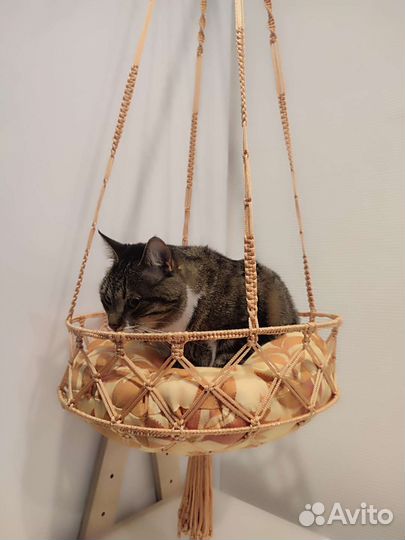 Подвесная лежанка (гамак) для кота