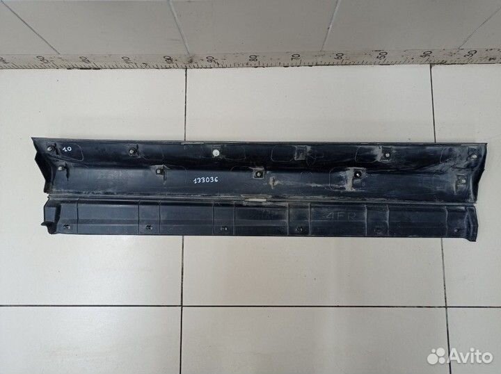 Молдинг двери передней правой Toyota RAV4