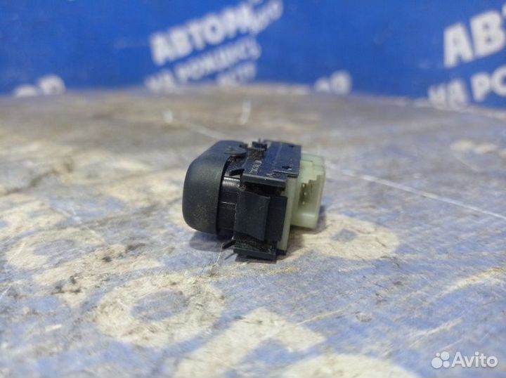 Кнопка стеклоподъемника Mercedes-Benz W220 седан