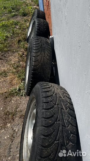 Hankook Winter I'Pike 205/75 R15