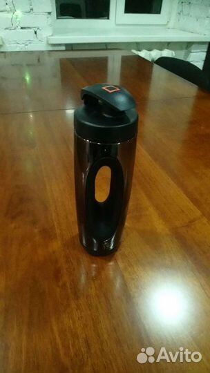 Бутылка для воды (спорт)