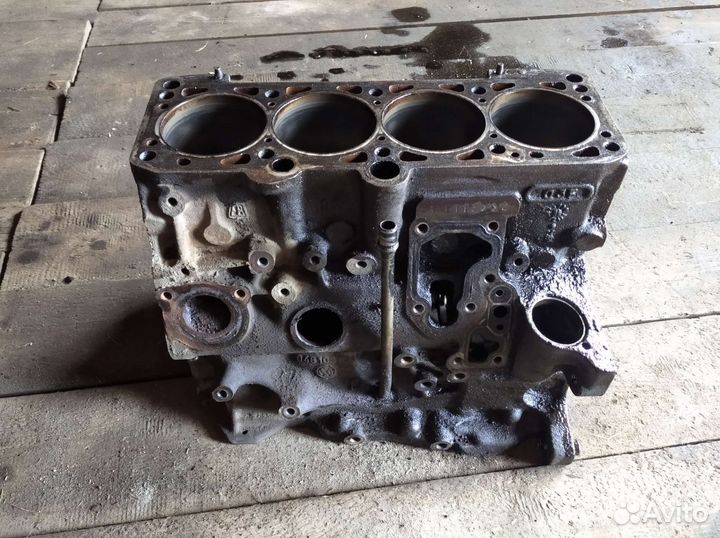 Блок двигателя ауди 80,авт 2.0