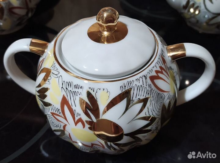 Фарфор :Чайный и Кофейный сервизы