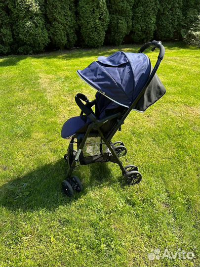 Прогулочная коляска Combi