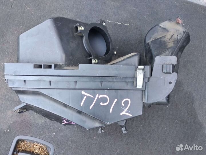 Корпус воздушного фильтра Nissan Primera P12 2.0