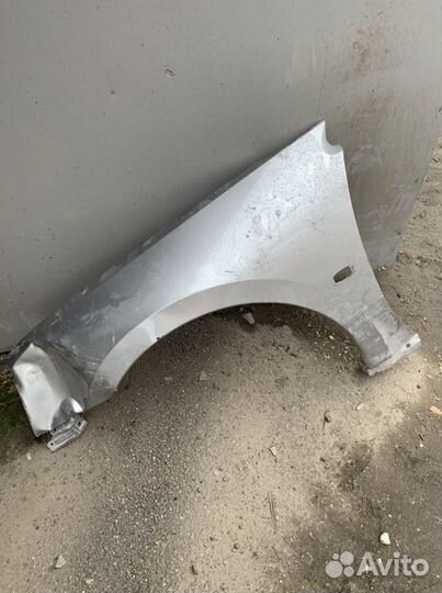 Крыло переднее левое mitsubishi galant 9