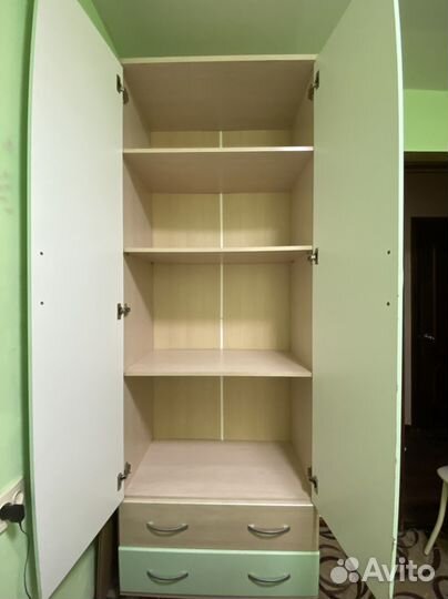 Шкаф