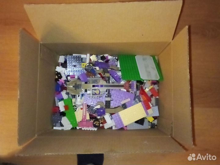 Коробка с lego