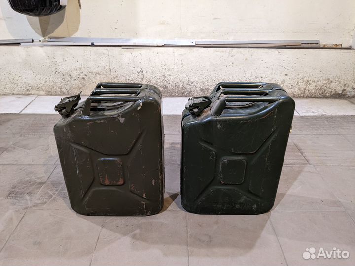 Канистра металлическая 20 л