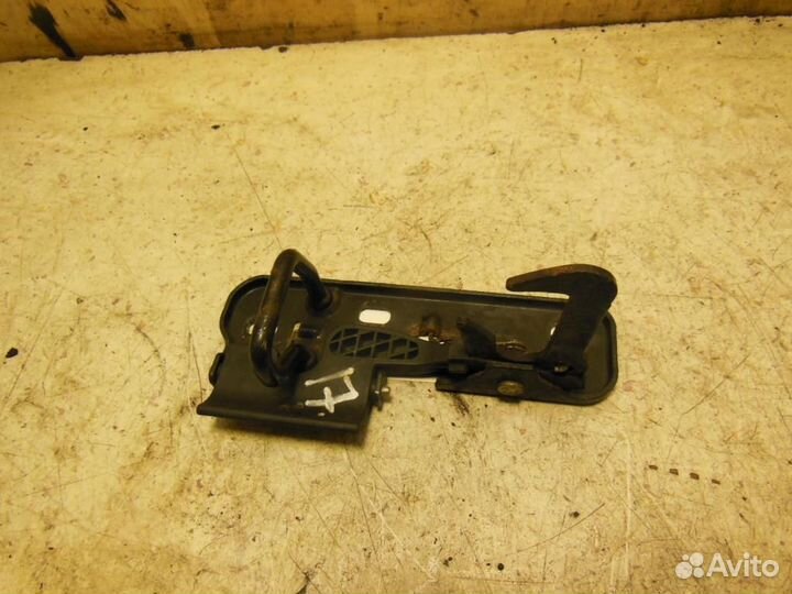 Замок капота Volkswagen Golf