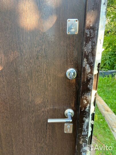 Дверь входная металлическая уличная