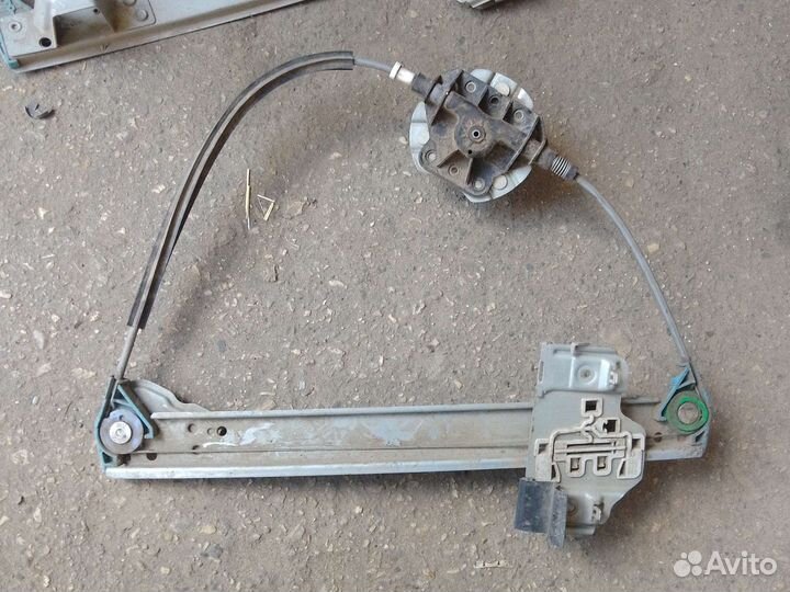 Стеклоподьемник задний правый Лада Гранта