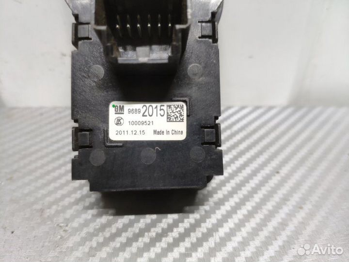 Переключатель света фар Chevrolet Aveo T300 1.6