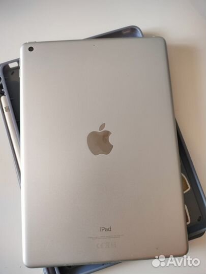 iPad 10.2 (2019) Wi-Fi 128 Гб. + Apple Pencil