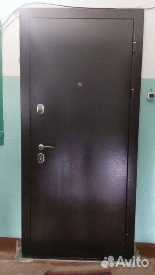 Дверь входная пластиковая