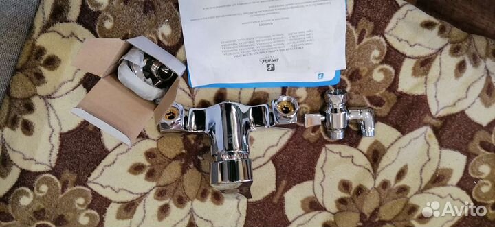 Смеситель для ванны новый