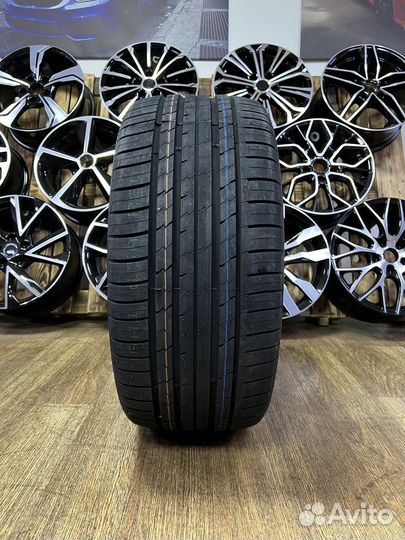 Tracmax X-Privilo RS01+ 265/35 R22 102Y