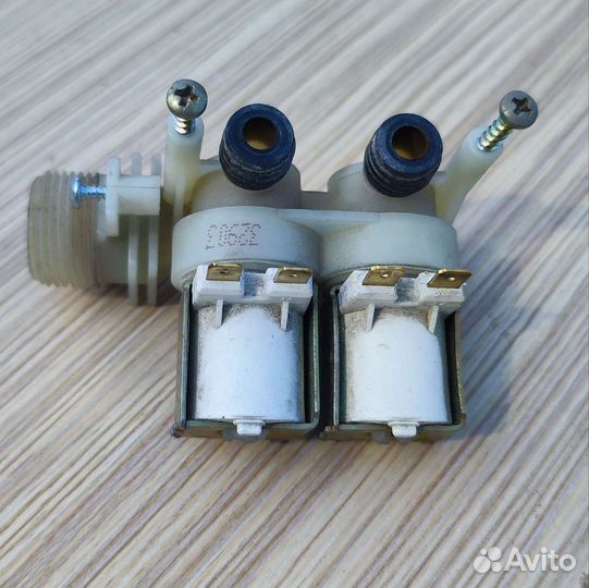 Клапан подачи воды Indesit w84tx ex bg