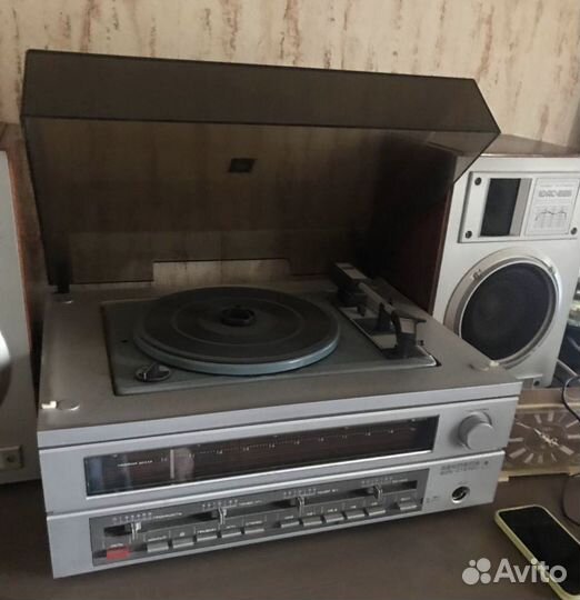 Проигрыватель для виниловых пластинок