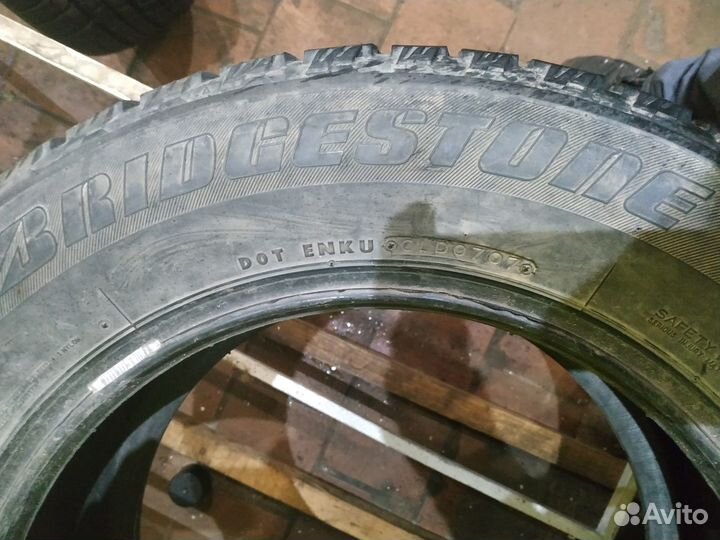 Bridgestone Blizzak WS-60 235/60 R16