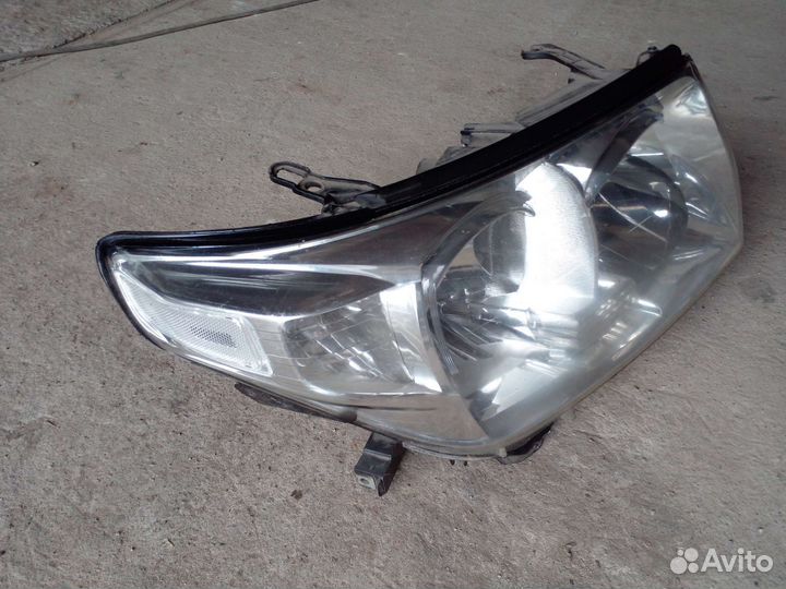 Фара правая Toyota Land Cruiser 200 2010 год