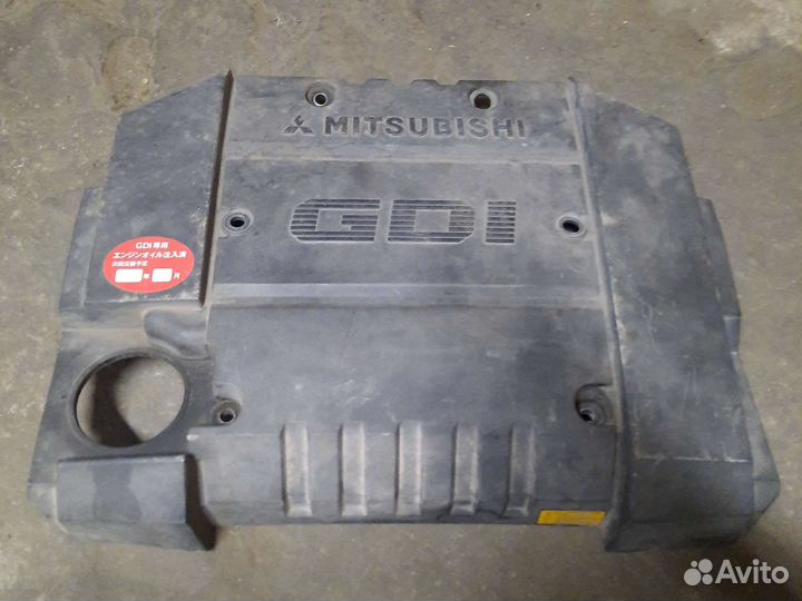 Декоративная крышка двигателя Mitsubishi cedia