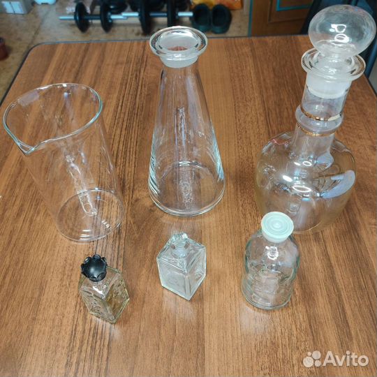 Бутылки баночки пузырьки стеклянные декоративные