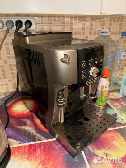 Кофемашина delonghi