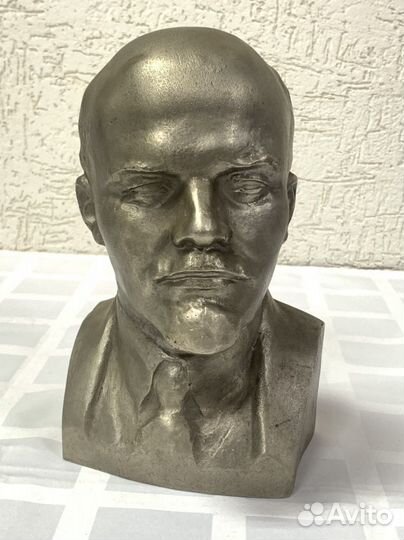 Бюст Ленина СССР