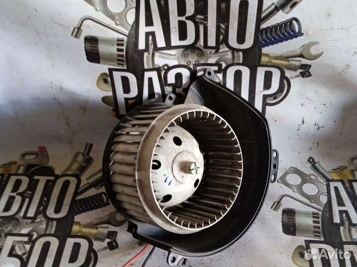 Моторчик печки Opel Astra H