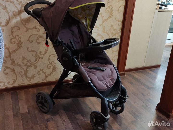 Коляска прогулочная Graco