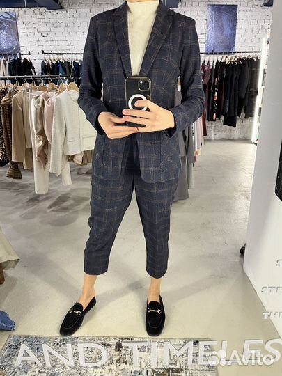 Костюм классический женский