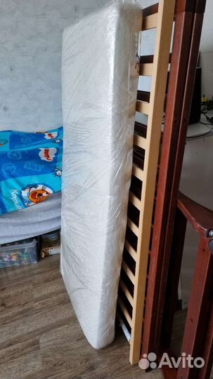 Кроватка из дерева