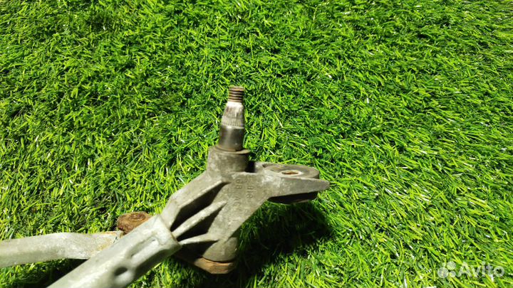 Трапеция стеклоочистителя Audi A6 C5