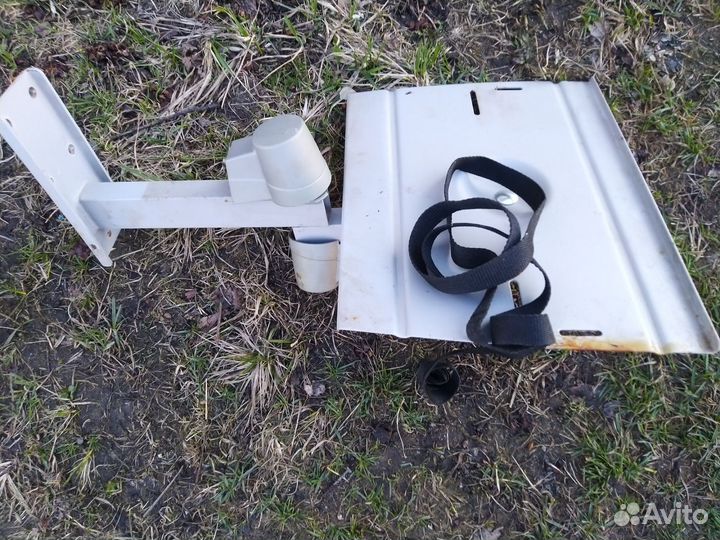 Полка для телевизора настенная