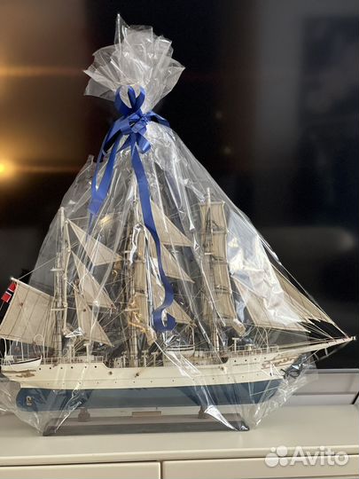 Модель парусника,Новая