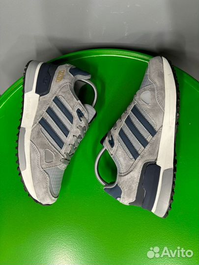 Кроссовки мужские Adidas ZX750 серые размер 43