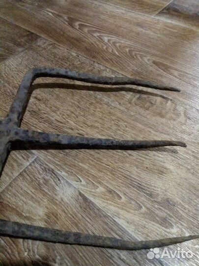 Старинные кованые вилы