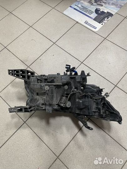 Фара Toyota Land Cruiser 150 2018 г левая