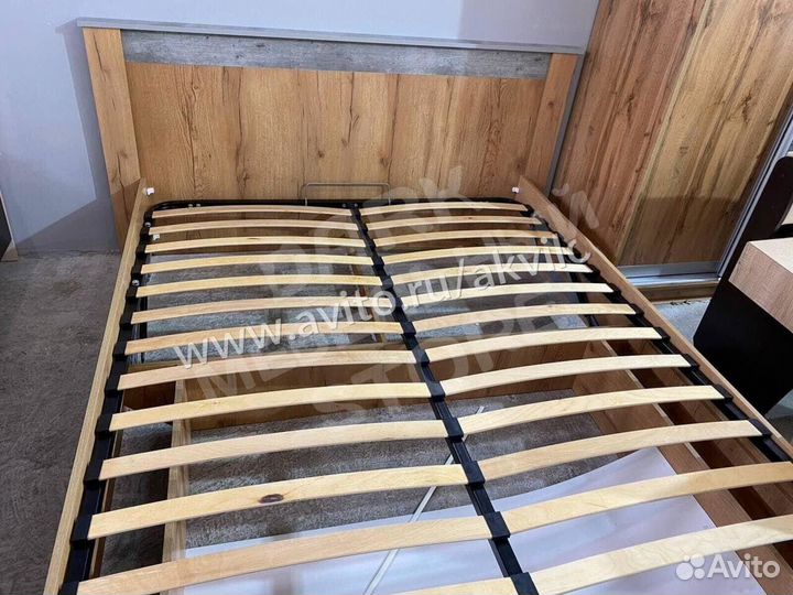 Кровать двуспальная