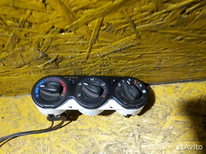 Блок управления климат-контролем (печкой) Ford