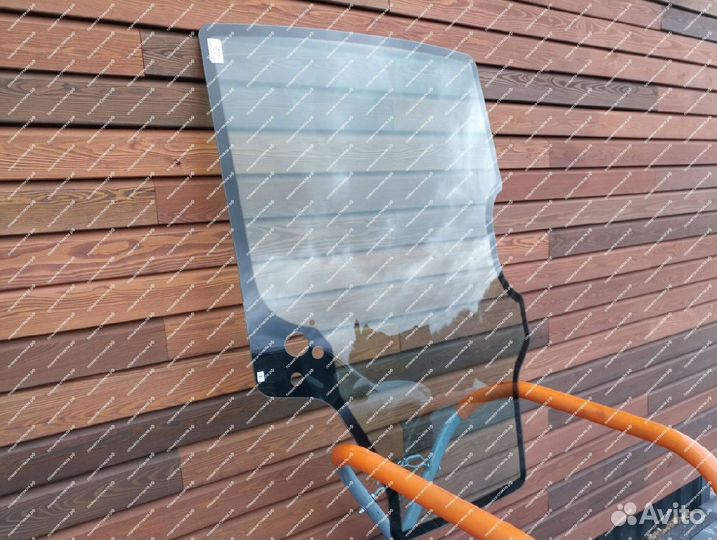 Стекло для мини-погрузчика New Holland L160 от про