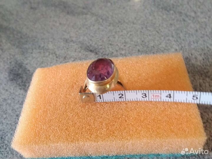 Золотое кольцо с александритом