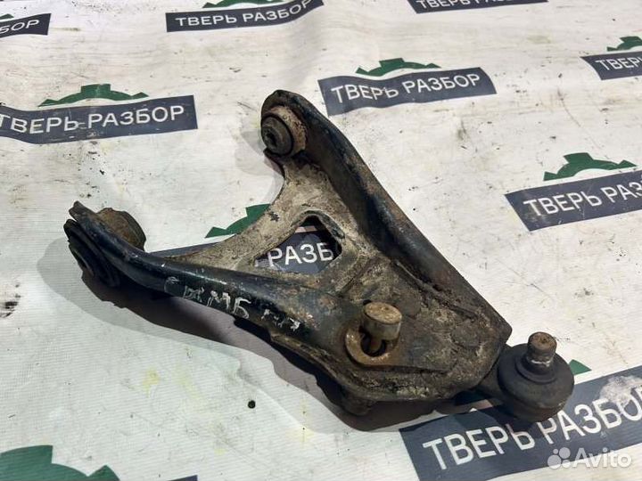 Рычаг подвески нижний передний правый Renault
