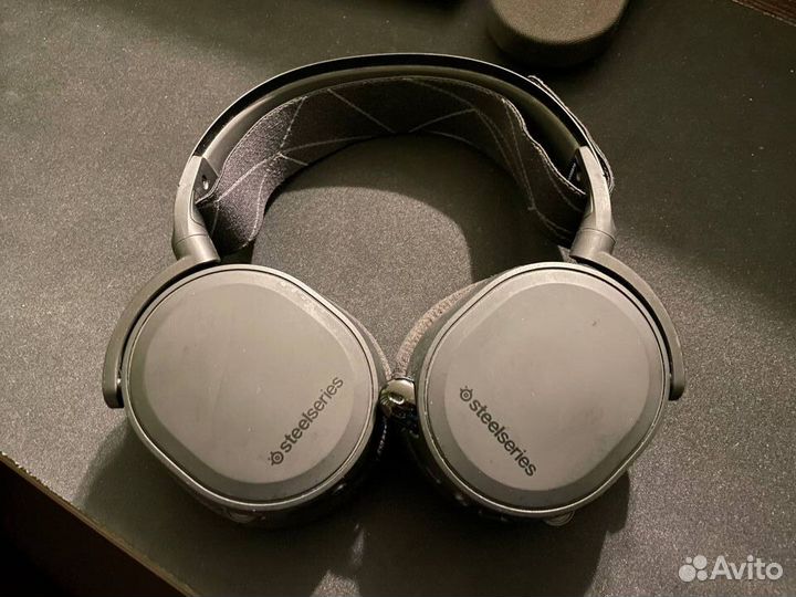 Беспроводные игровые наушники SteelSeries Arctis 7