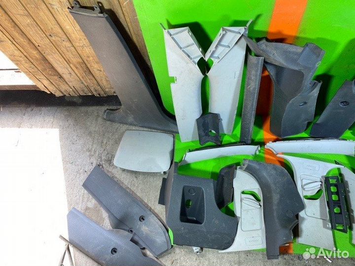 Пластик салона Ford Focus 2 седан 1.6 shda 2008