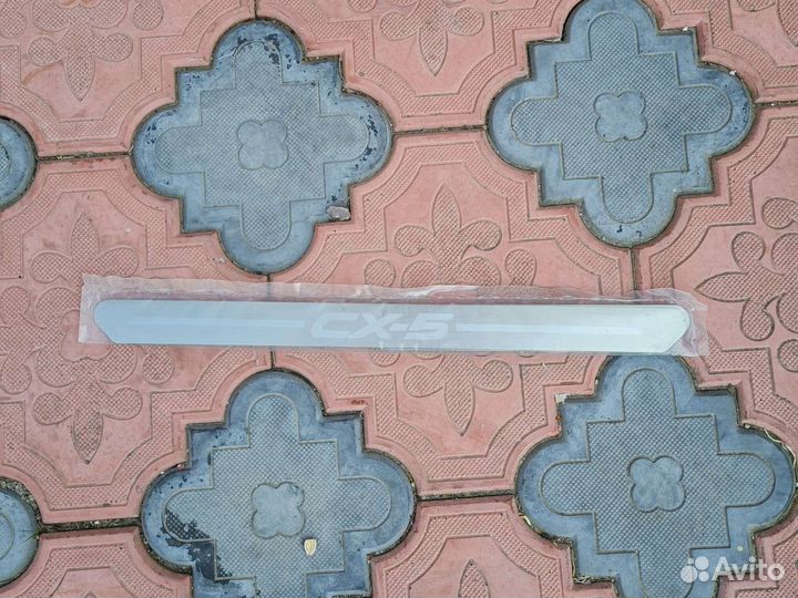 Накладка на пороги на Mazda CX5