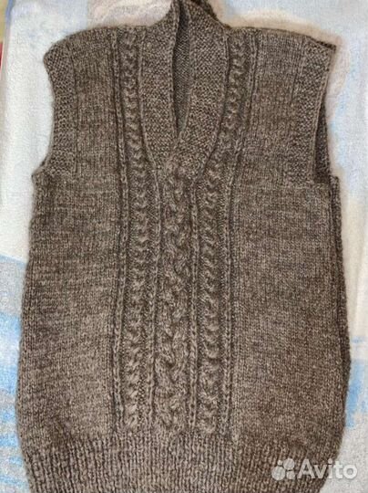 Шерстяные безрукавки и носки