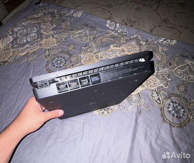 Sony playstation 4 slim