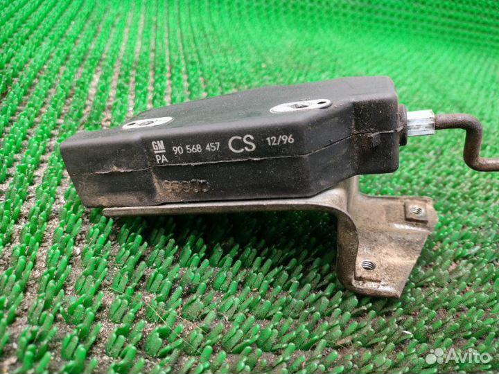 Активатор замка крышки бензобака Opel Vectra B